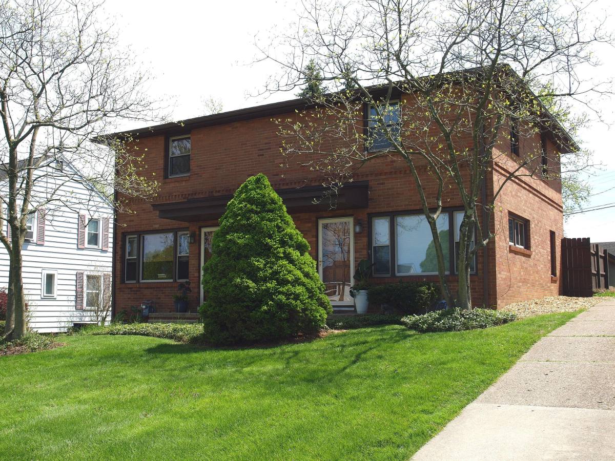 House for rent at Martindale, 1224 Milford Ave NE #1, Canton, OH 44714