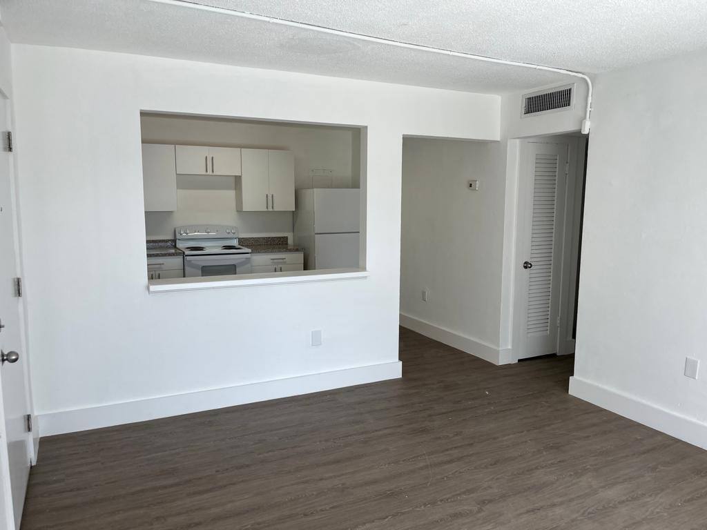 Apartment for rent at 16117 - 16135 NE 19th Court #7, Miami, FL 33162