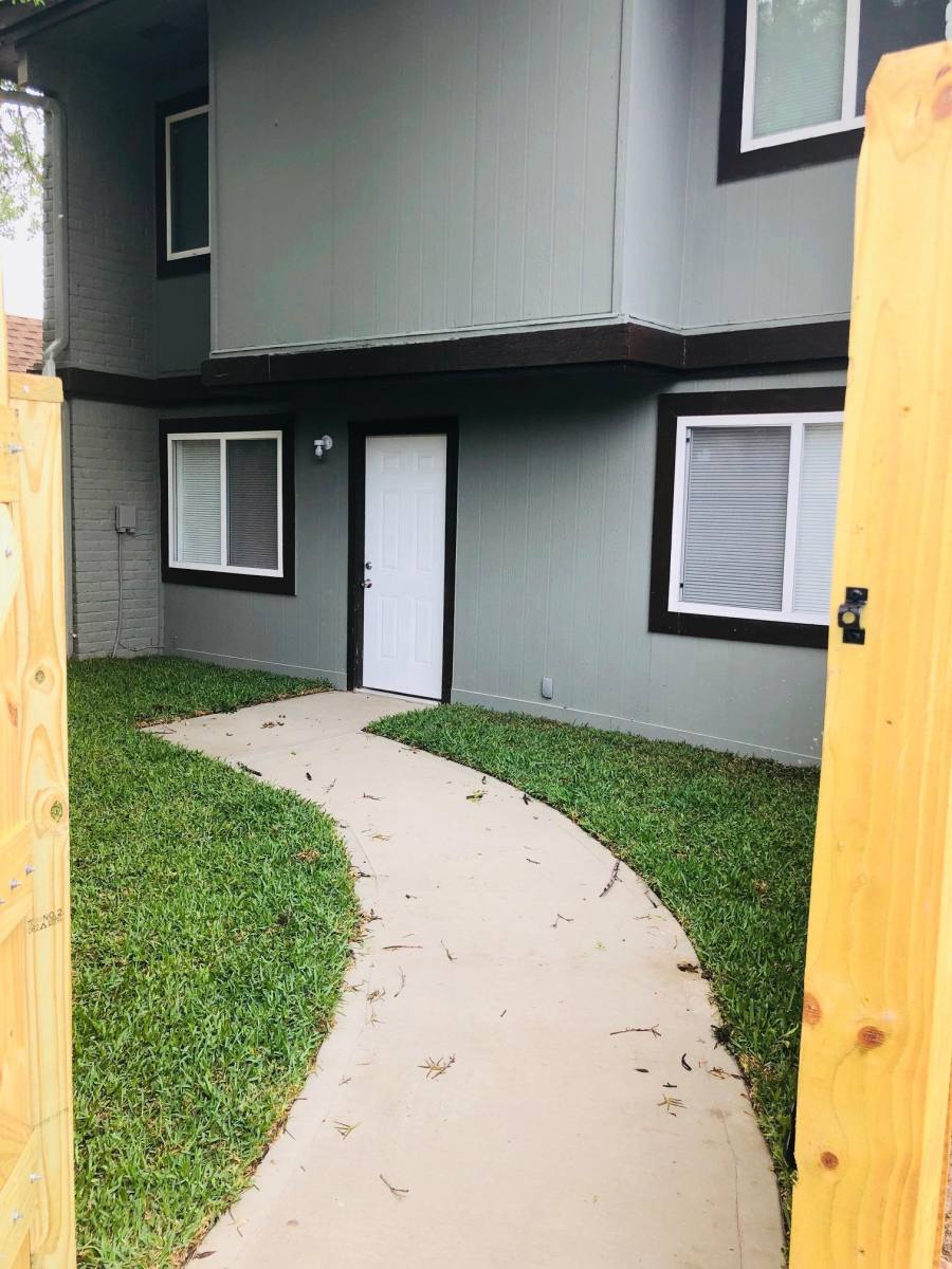 Apartment for rent at Capistrano Villas, 778 Coolwood Dr, Houston, TX 77013