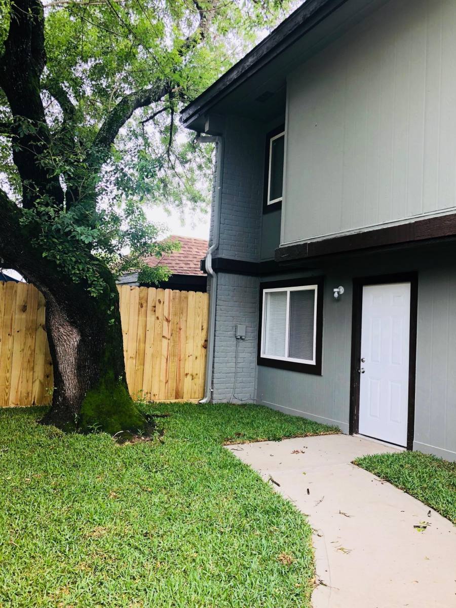 Apartment for rent at Capistrano Villas, 778 Coolwood Dr, Houston, TX 77013