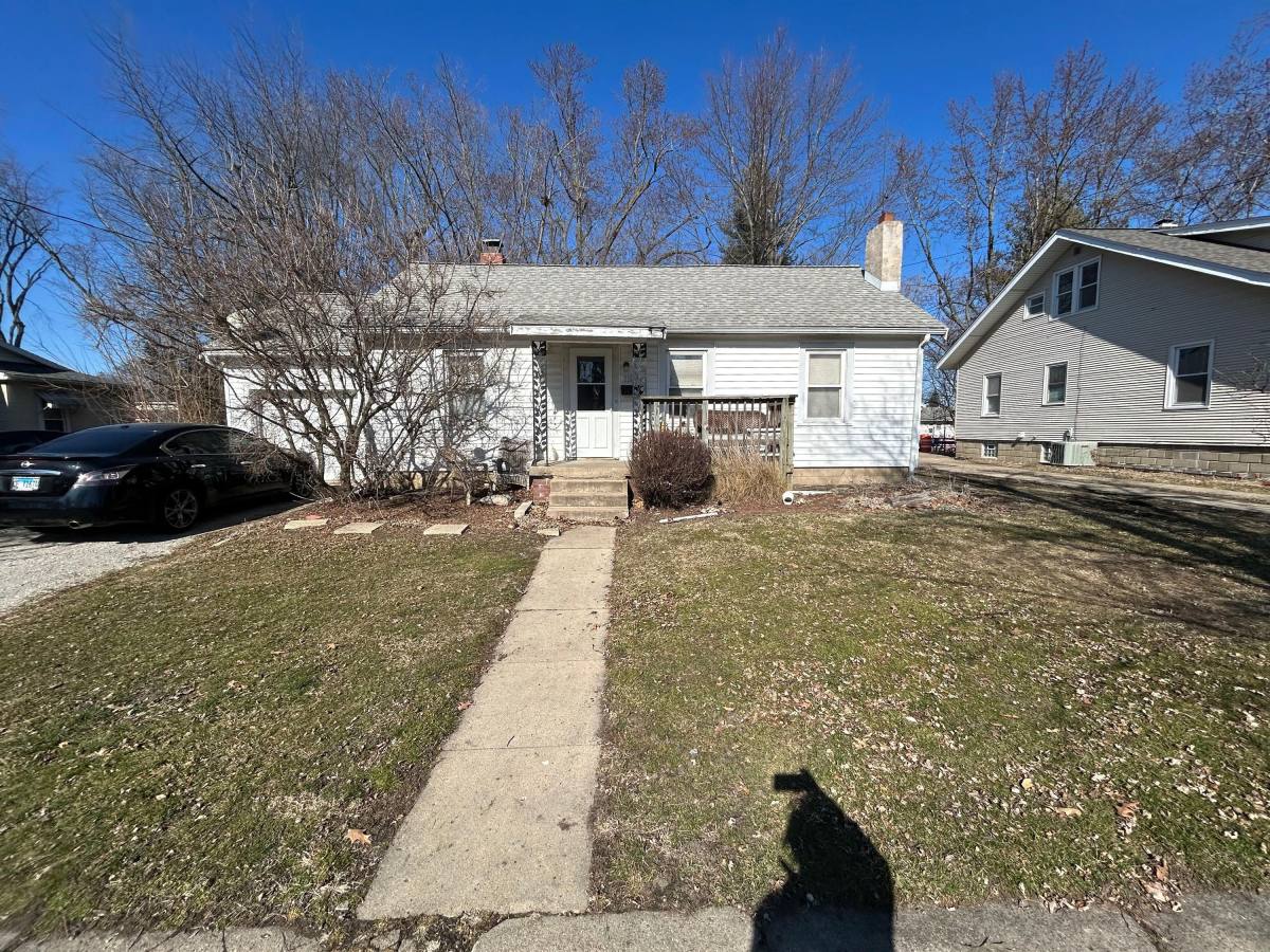 House for rent at 710 Dale St #1, Normal, IL 61761