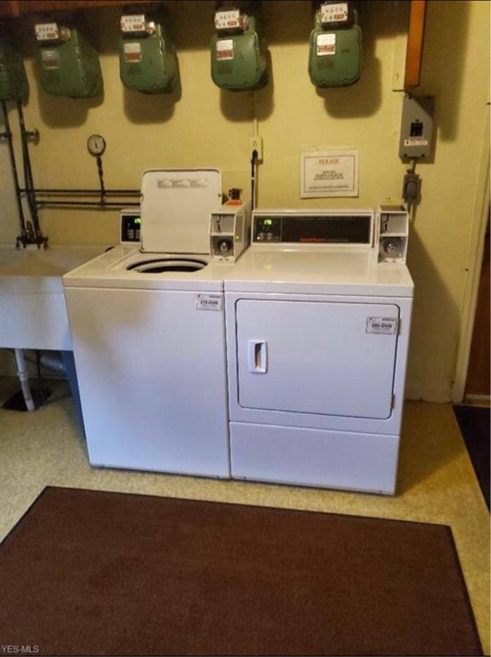 Apartment for rent at Ridgewood, 6423 Ridge Rd #1, Cleveland, OH 44129