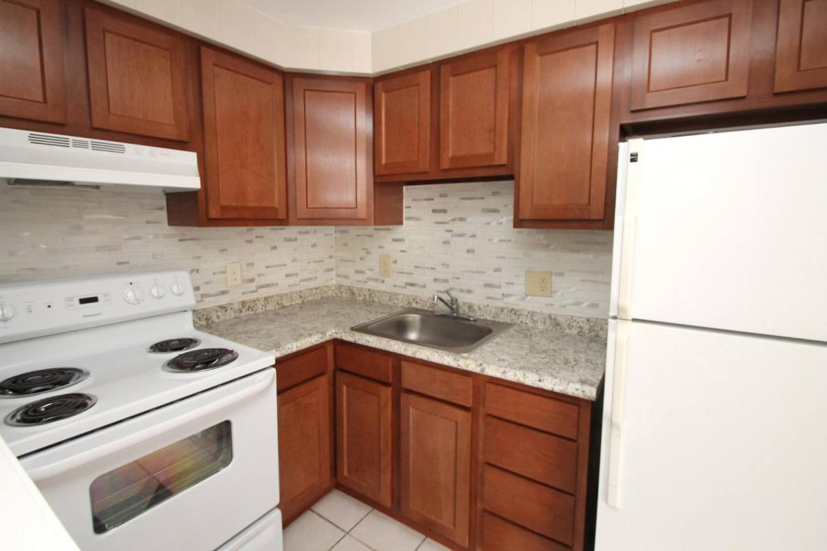 Apartment for rent at Sandy Creek, 6150-72 Library Rd, Bethel Park, PA 15102