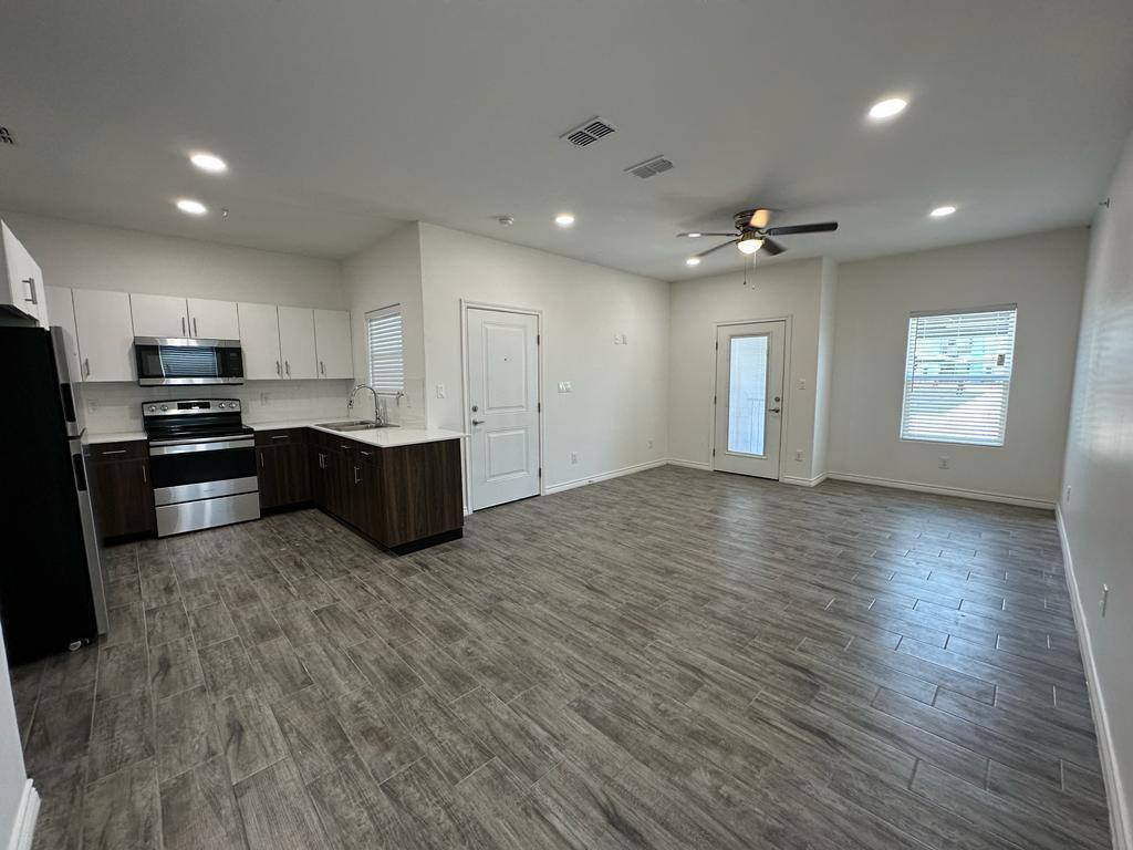 Apartment for rent at La Plazita, 302 Sylvia Handy Dr, Elsa, TX 78543