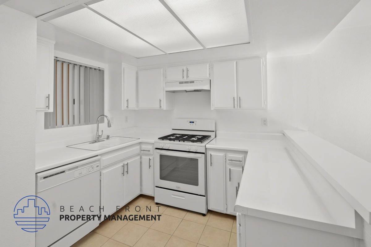 Apartment for rent at 937 10th St #7, Santa Monica, CA 90403