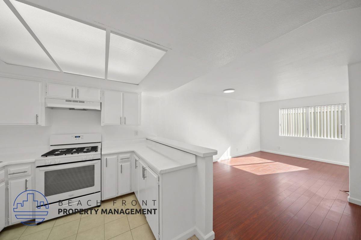 Apartment for rent at 937 10th St #7, Santa Monica, CA 90403