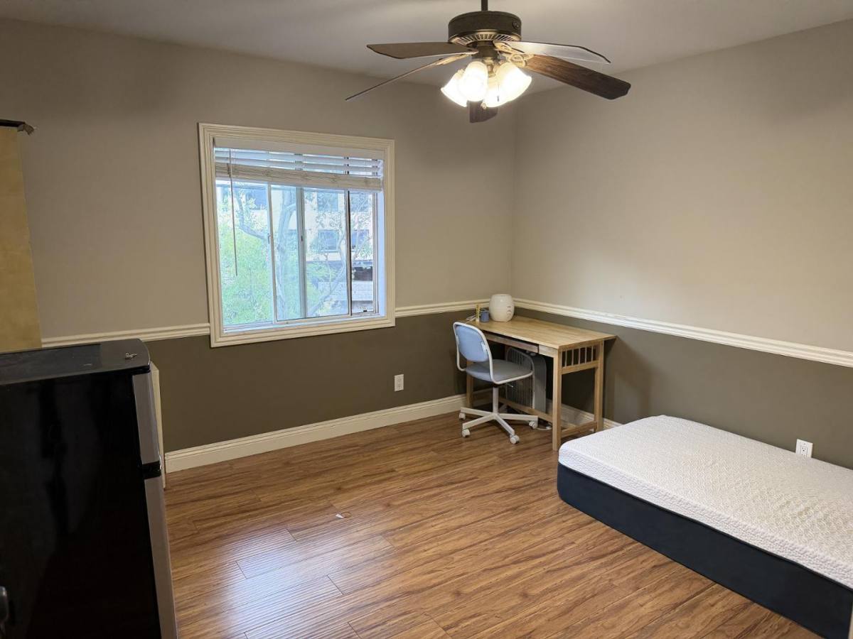 Apartment for rent at 165 Chestnut St, Pasadena, CA 91103