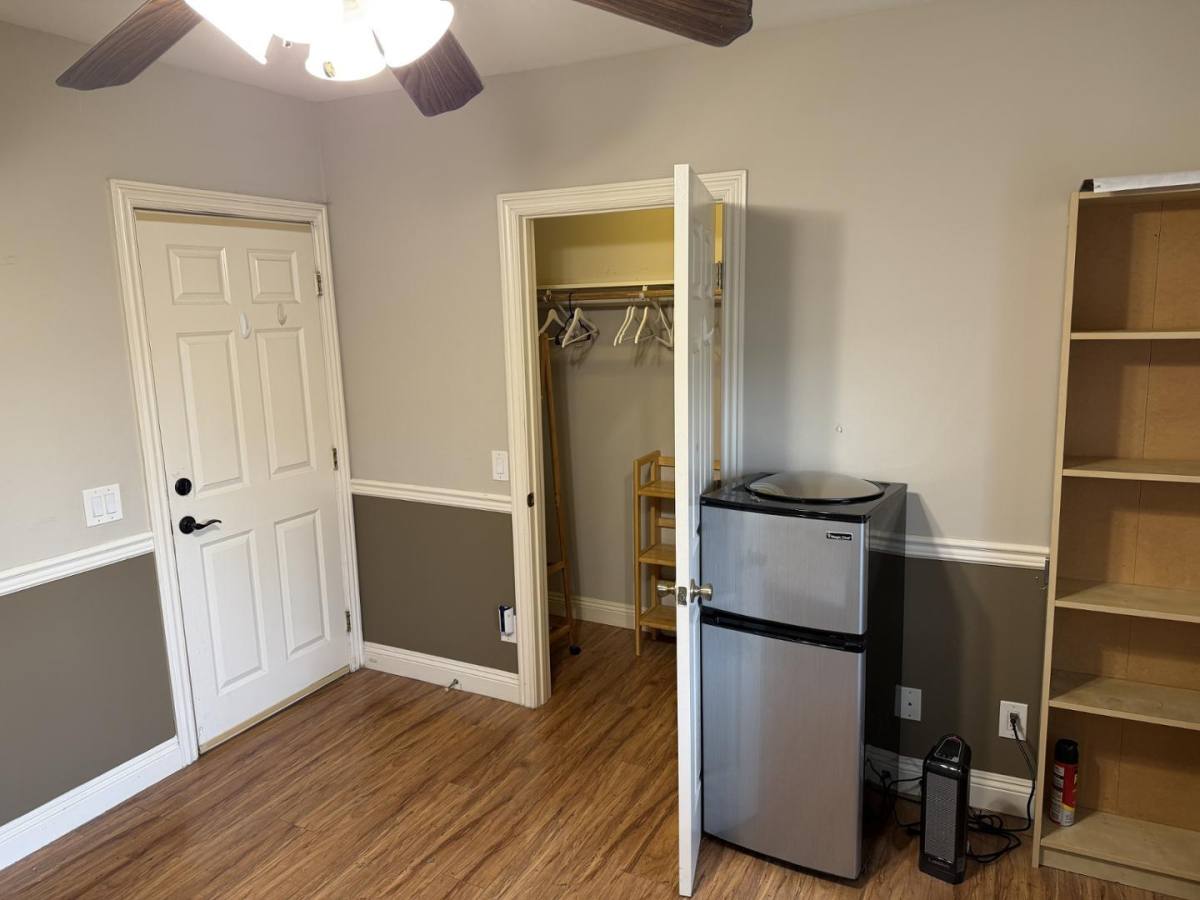 Apartment for rent at 165 Chestnut St, Pasadena, CA 91103