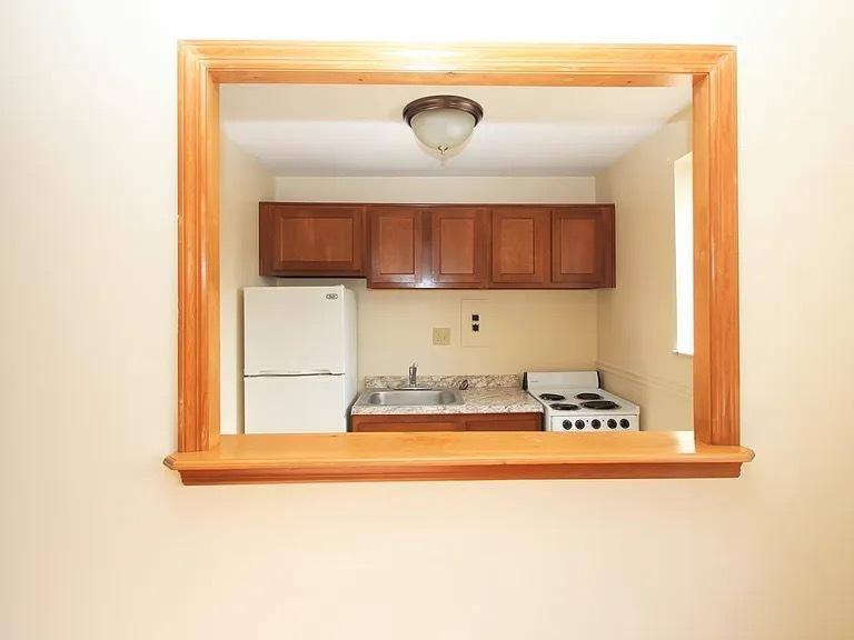 Apartment for rent at Brittany, 284 Moon Clinton Rd, Coraopolis, PA 15108