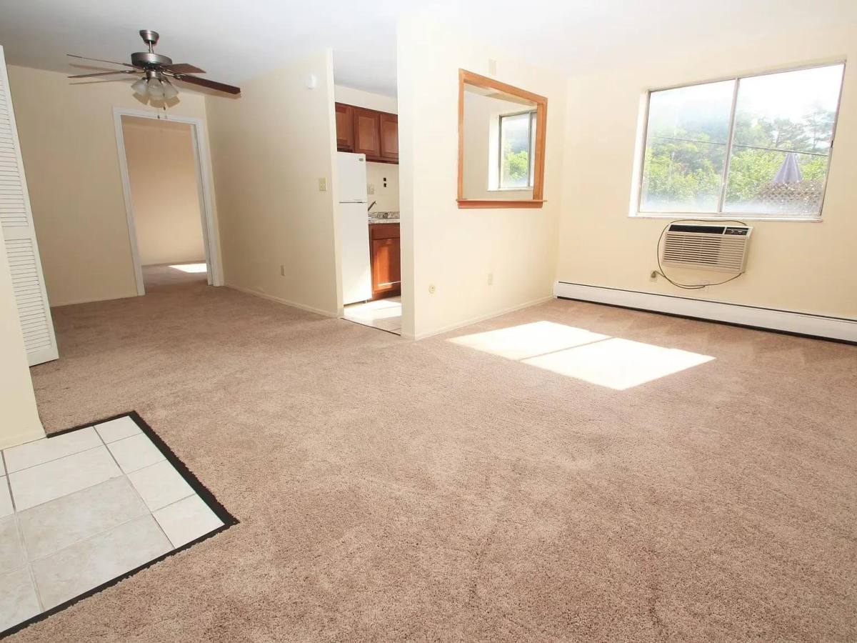 Apartment for rent at Brittany, 284 Moon Clinton Rd, Coraopolis, PA 15108