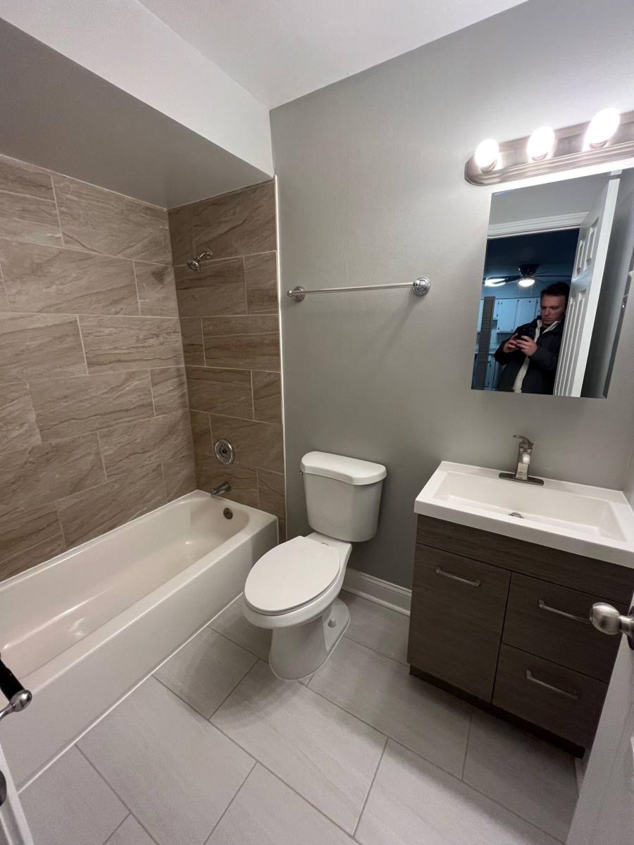 Apartment for rent at 401 First St, Cary, IL 60013