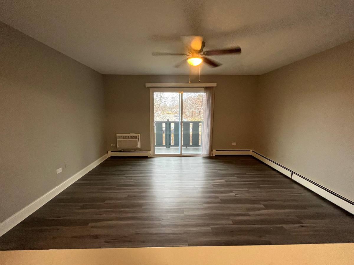 Apartment for rent at 401 First St, Cary, IL 60013