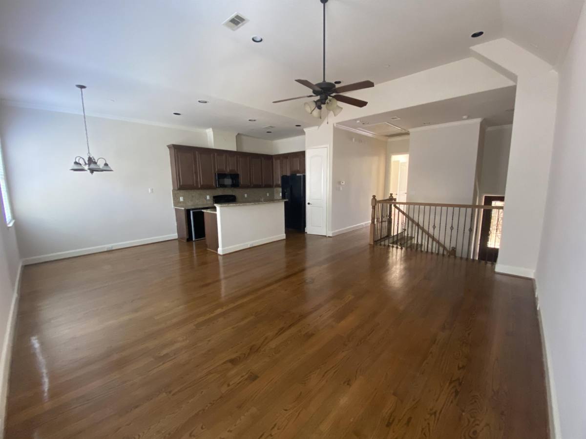 Apartment for rent at Magnolia at Fleur Gardens Condominiums, 6353 Richmond Ave, Houston, TX 77057