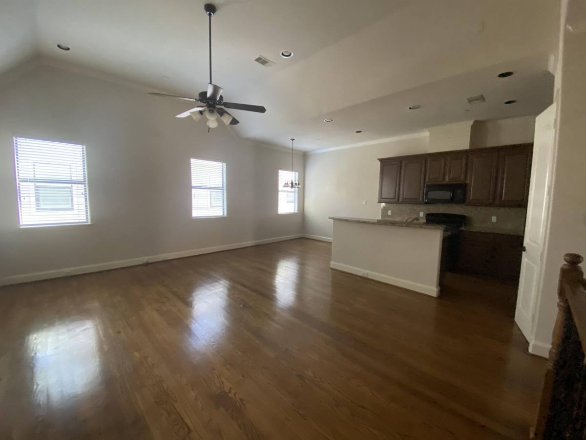 Apartment for rent at Magnolia at Fleur Gardens Condominiums, 6353 Richmond Ave, Houston, TX 77057