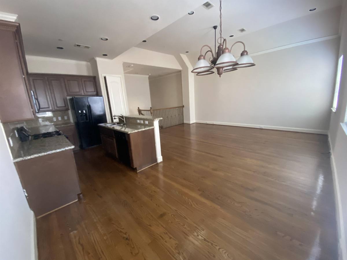 Apartment for rent at Magnolia at Fleur Gardens Condominiums, 6353 Richmond Ave, Houston, TX 77057