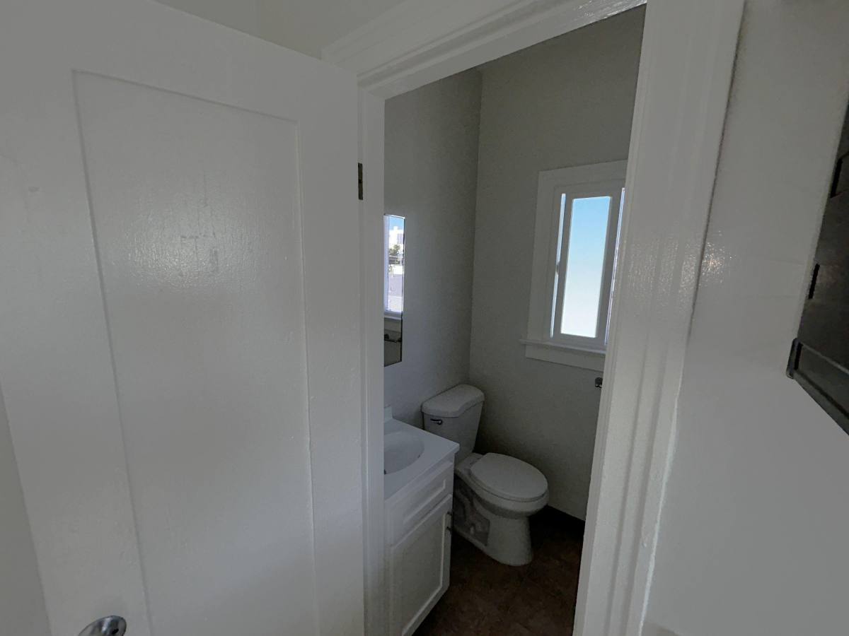Apartment for rent at 320 N Ardmore Ave #311, Los Angeles, CA 90004