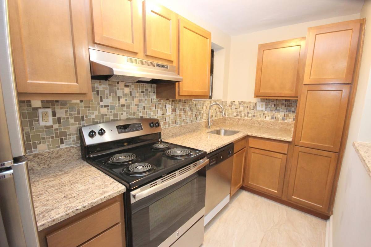 Apartment for rent at Shadyside, 5925 Fifth Ave #G-01, Pittsburgh, PA 15232