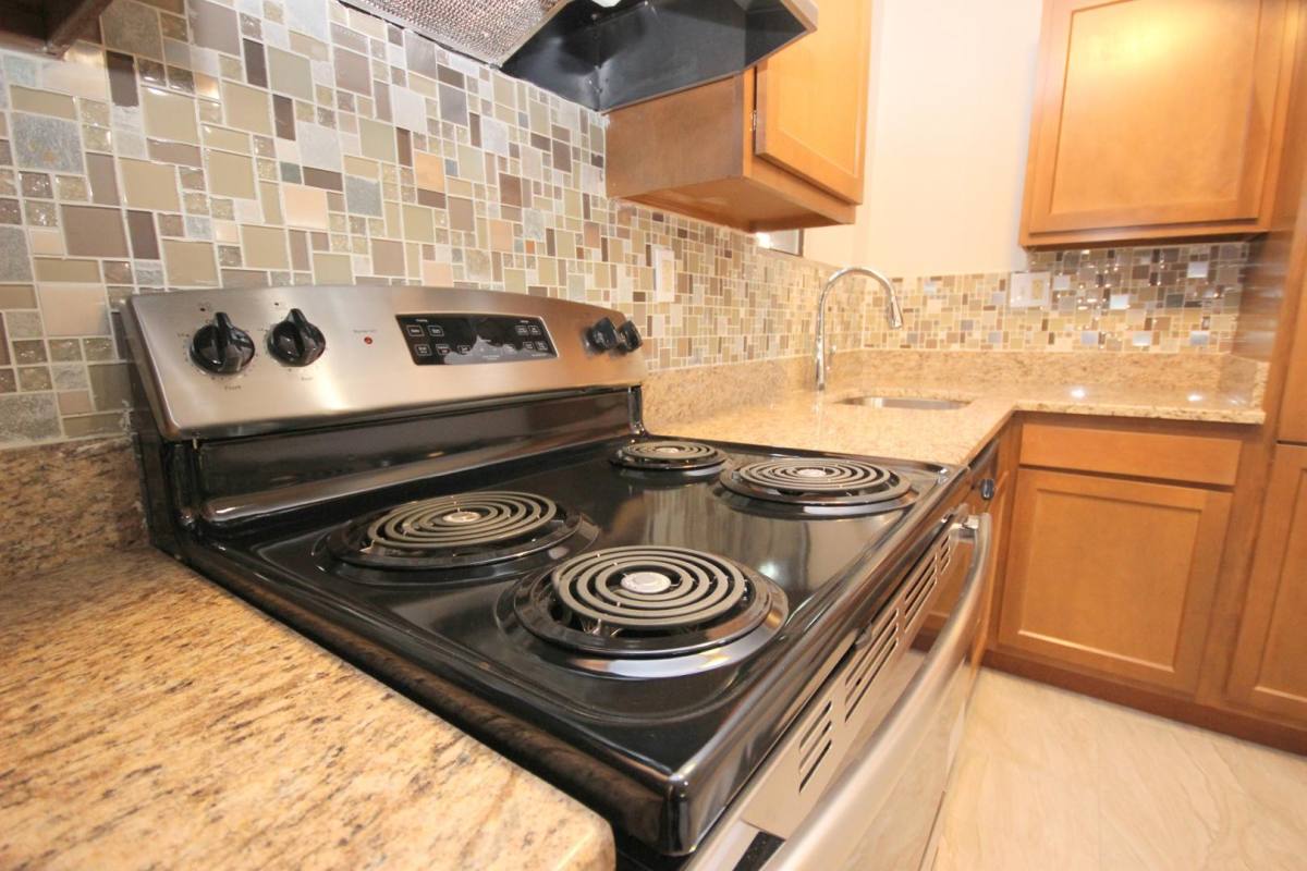 Apartment for rent at Shadyside, 5925 Fifth Ave #G-01, Pittsburgh, PA 15232