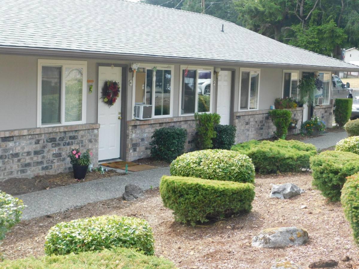 Apartment for rent at 12231 117th Ave E, Puyallup, WA 98374
