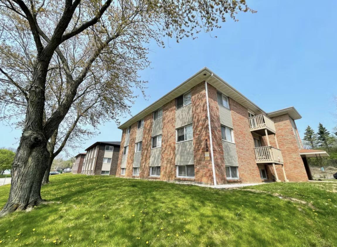 Apartment for rent at Creek View, 4815 Creek View Rd #8, Rockford, IL 61108