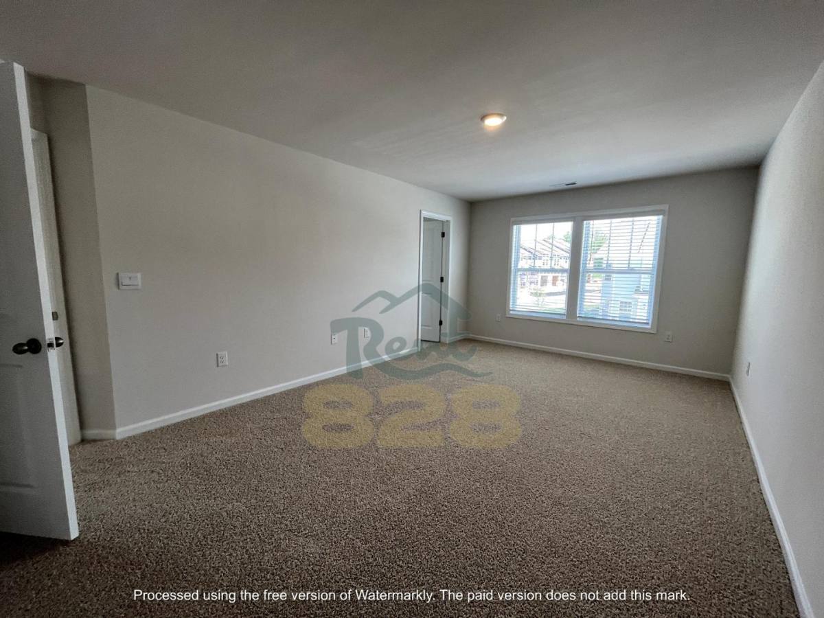 Townhouse for rent at 130 Creekview, Hendersonville, NC 28791
