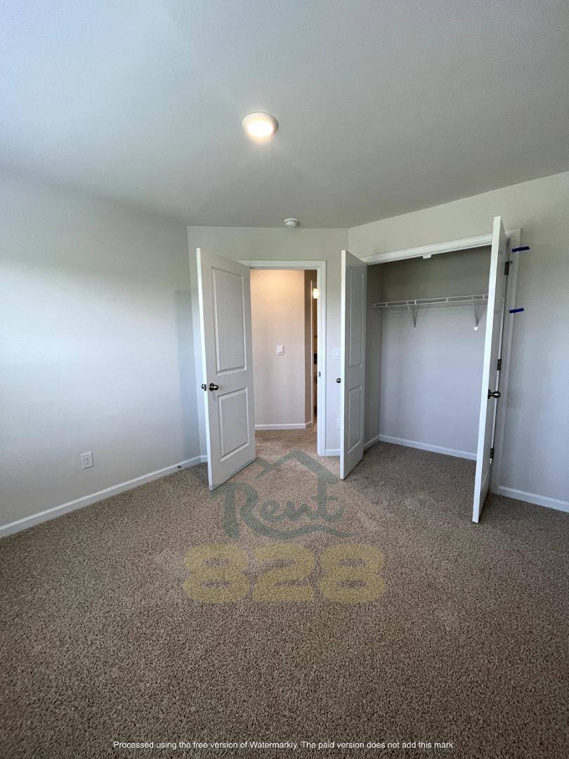 Townhouse for rent at 130 Creekview, Hendersonville, NC 28791