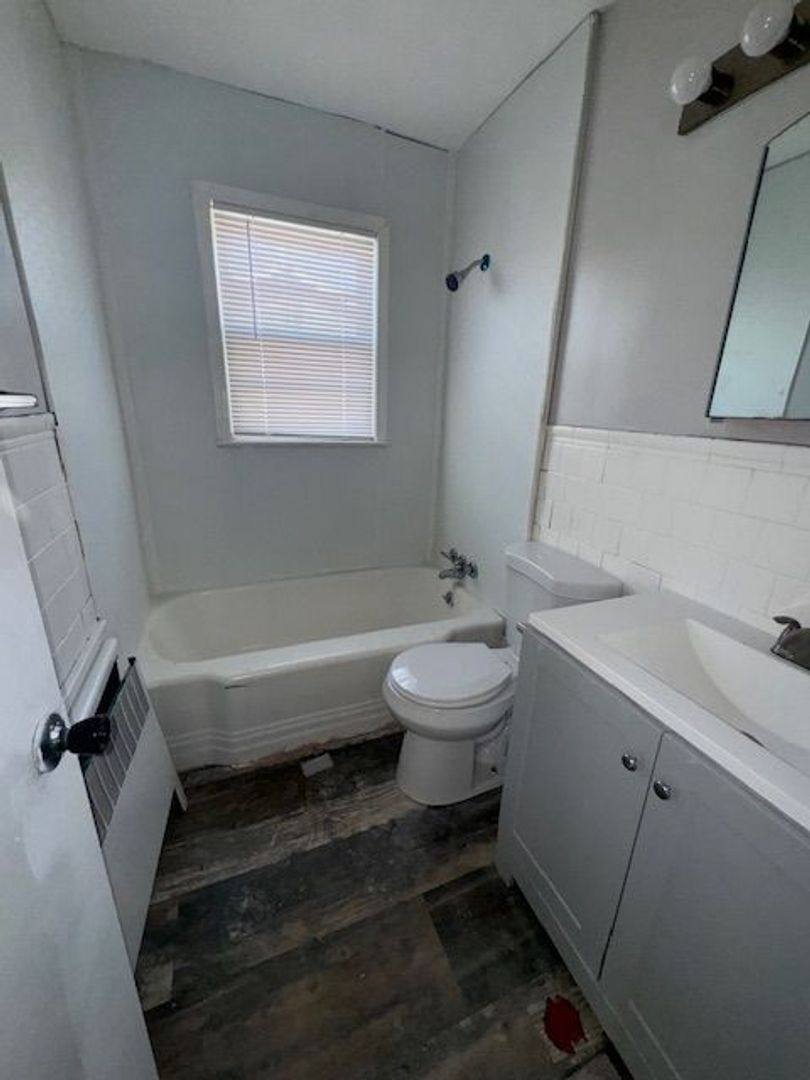 Apartment for rent at 421 1 2 N Nesmith Ave, Sioux Falls, SD 57103
