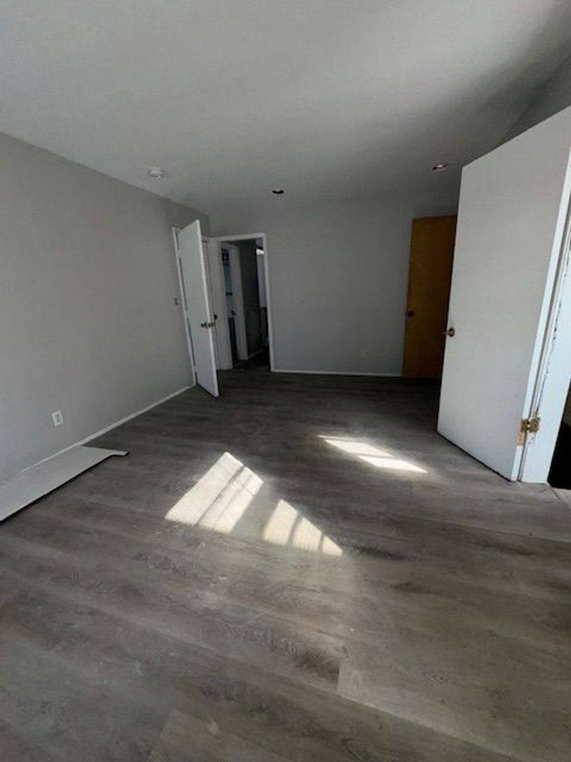 Apartment for rent at 421 1 2 N Nesmith Ave, Sioux Falls, SD 57103