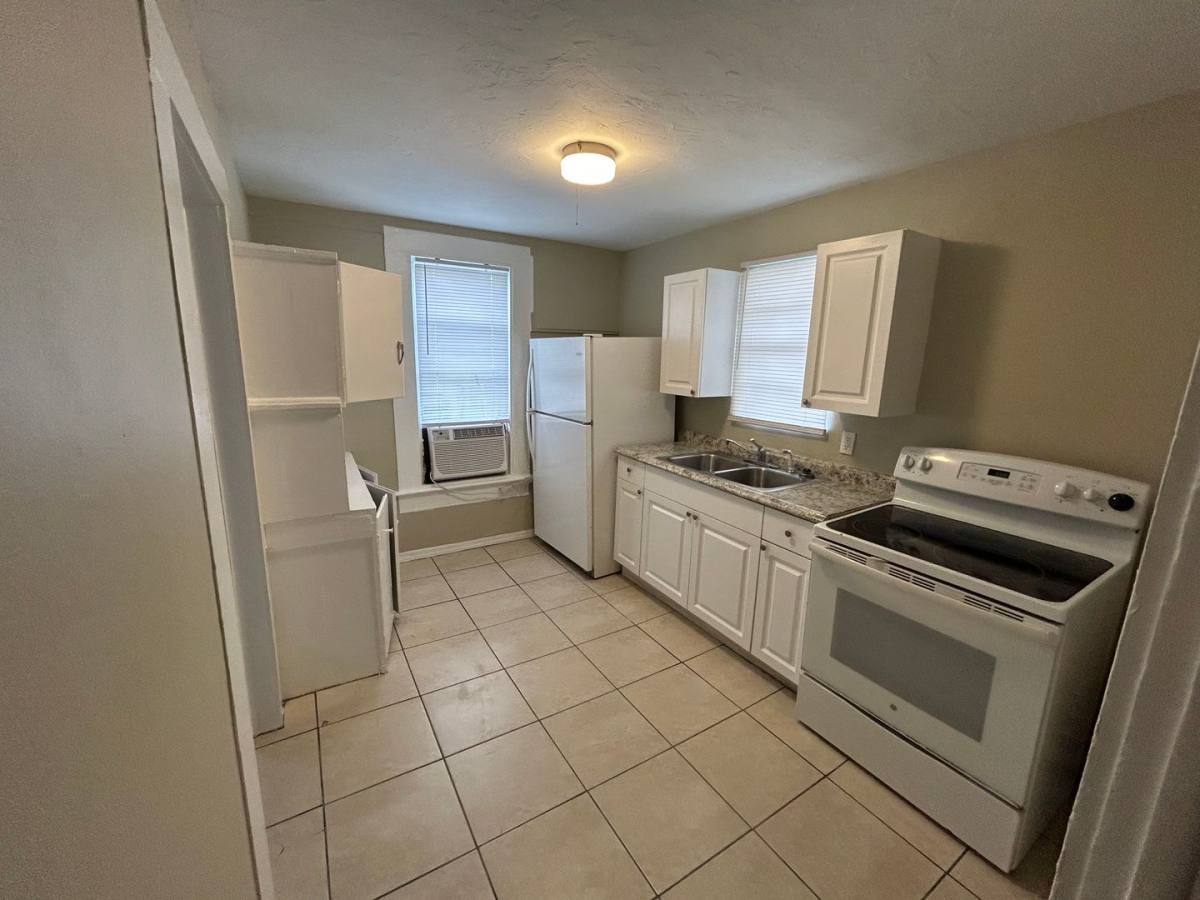Apartment for rent at 522 7th Ave W, Palmetto, FL 34221