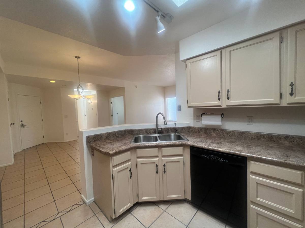 House for rent at 5565 N Sapphire Dr, Tucson, AZ 85750