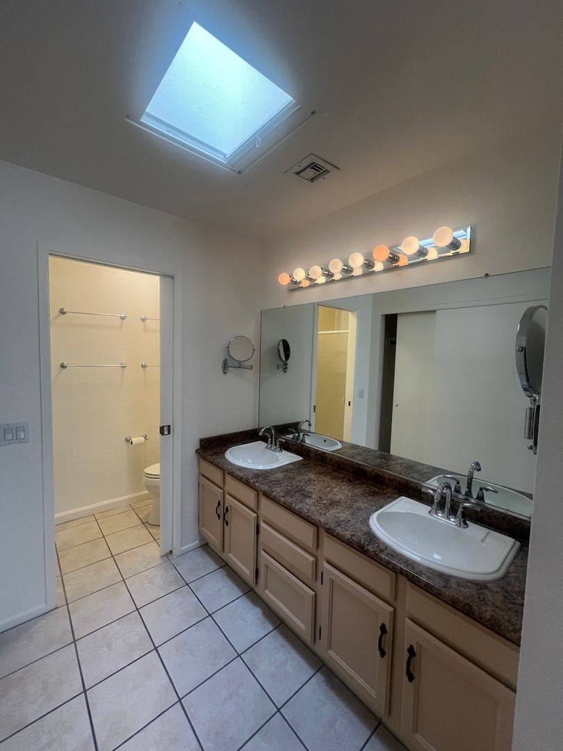 House for rent at 5565 N Sapphire Dr, Tucson, AZ 85750