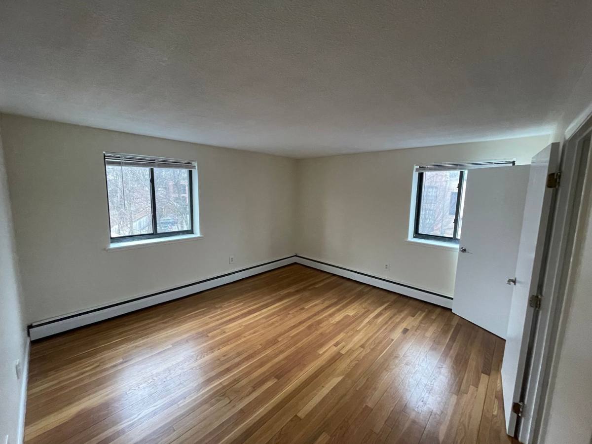Apartment for rent at 16 Lincoln St #2, Newton Highlands, MA 02461