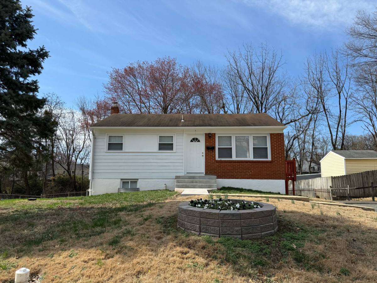 House for rent at 1411 Harrison St, Woodbridge, VA 22191