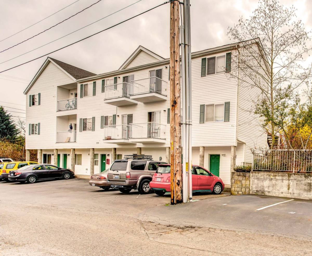 Apartment for rent at 939 20th St, Bellingham, WA 98225