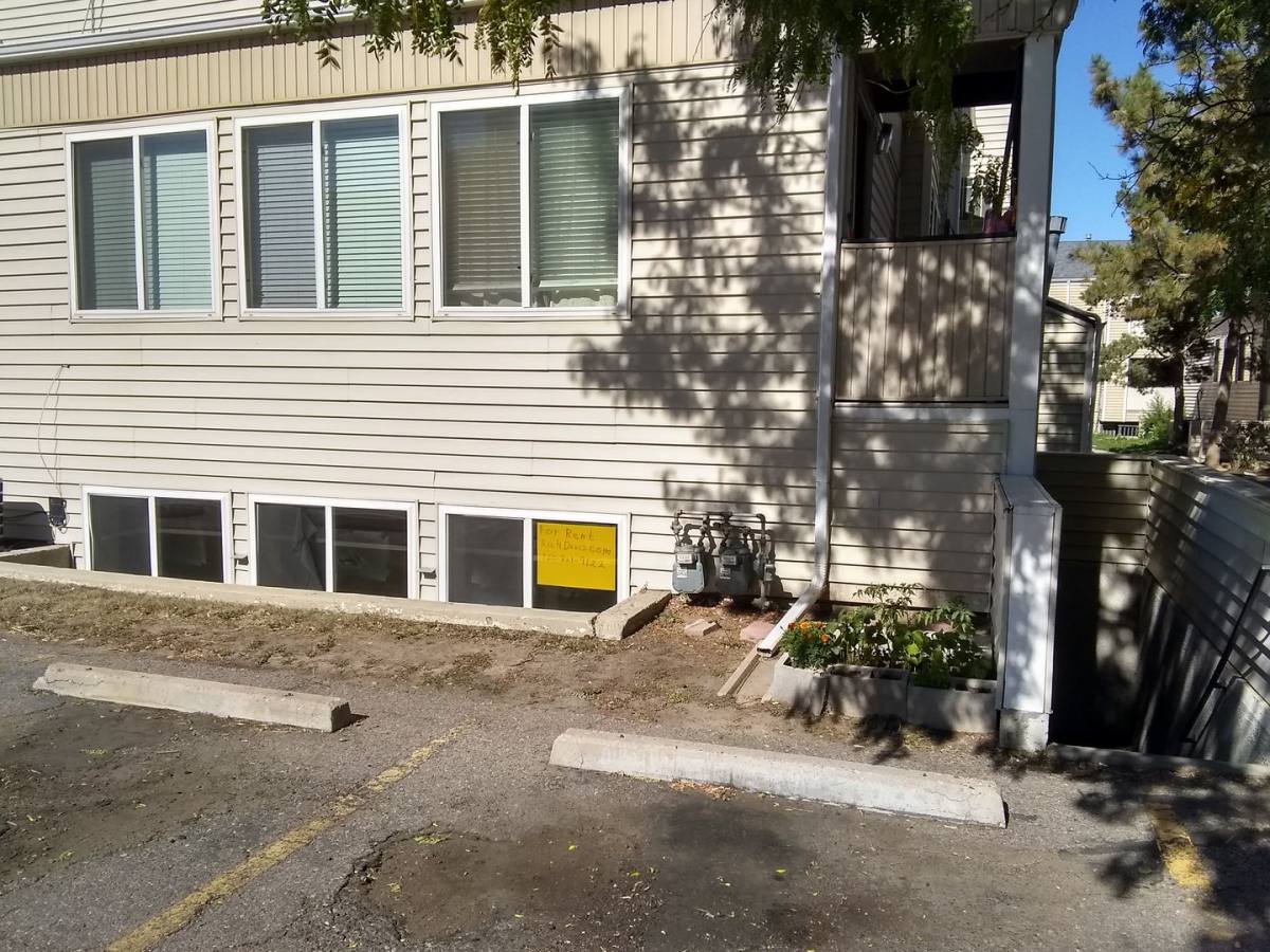 Apartment for rent at 10742 E Exposition Ave, Aurora, CO 80012