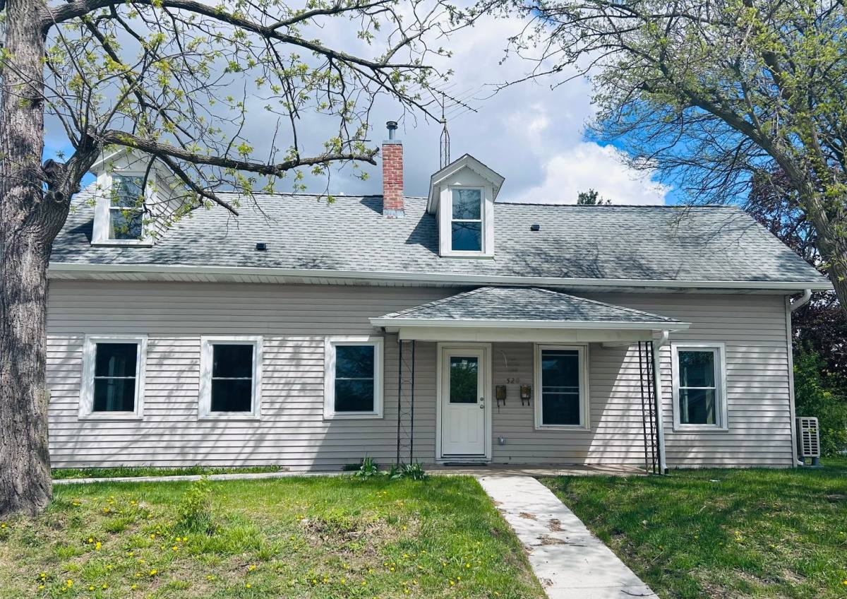 Apartment for rent at 520 Nevada, Dubuque, IA 52001