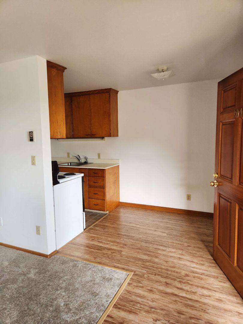 Apartment for rent at 154 Valley St, Seattle, WA 98109