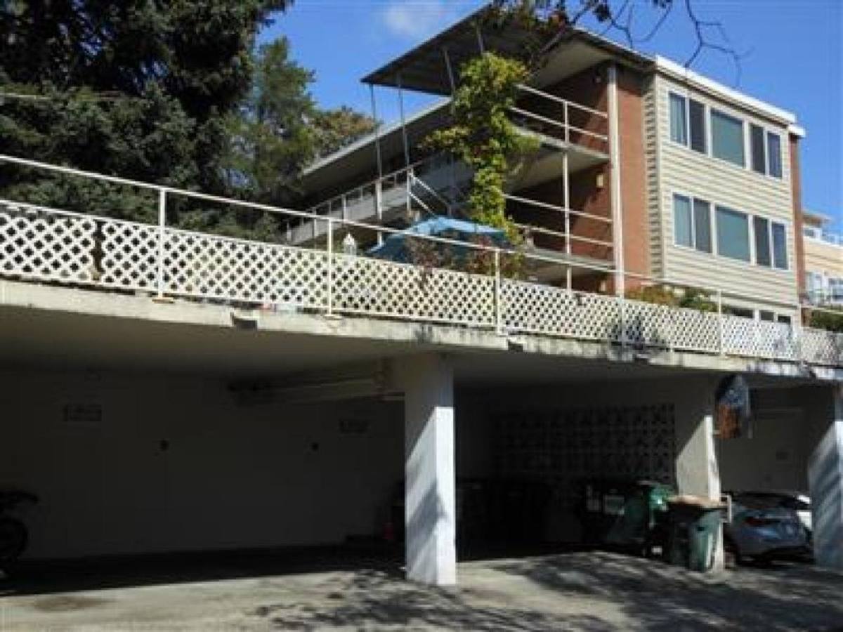 Apartment for rent at 154 Valley St, Seattle, WA 98109