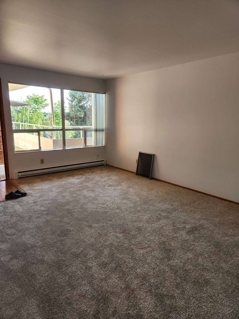 Apartment for rent at 154 Valley St, Seattle, WA 98109