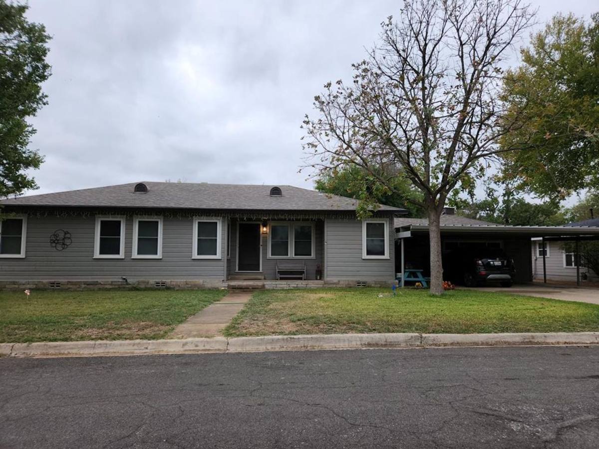 House for rent at 705 Lee St, Kerrville, TX 78028