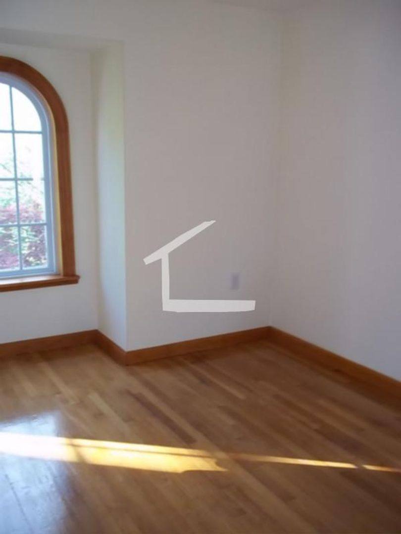 House for rent at 52 Rawson #1, Brookline, MA 02445