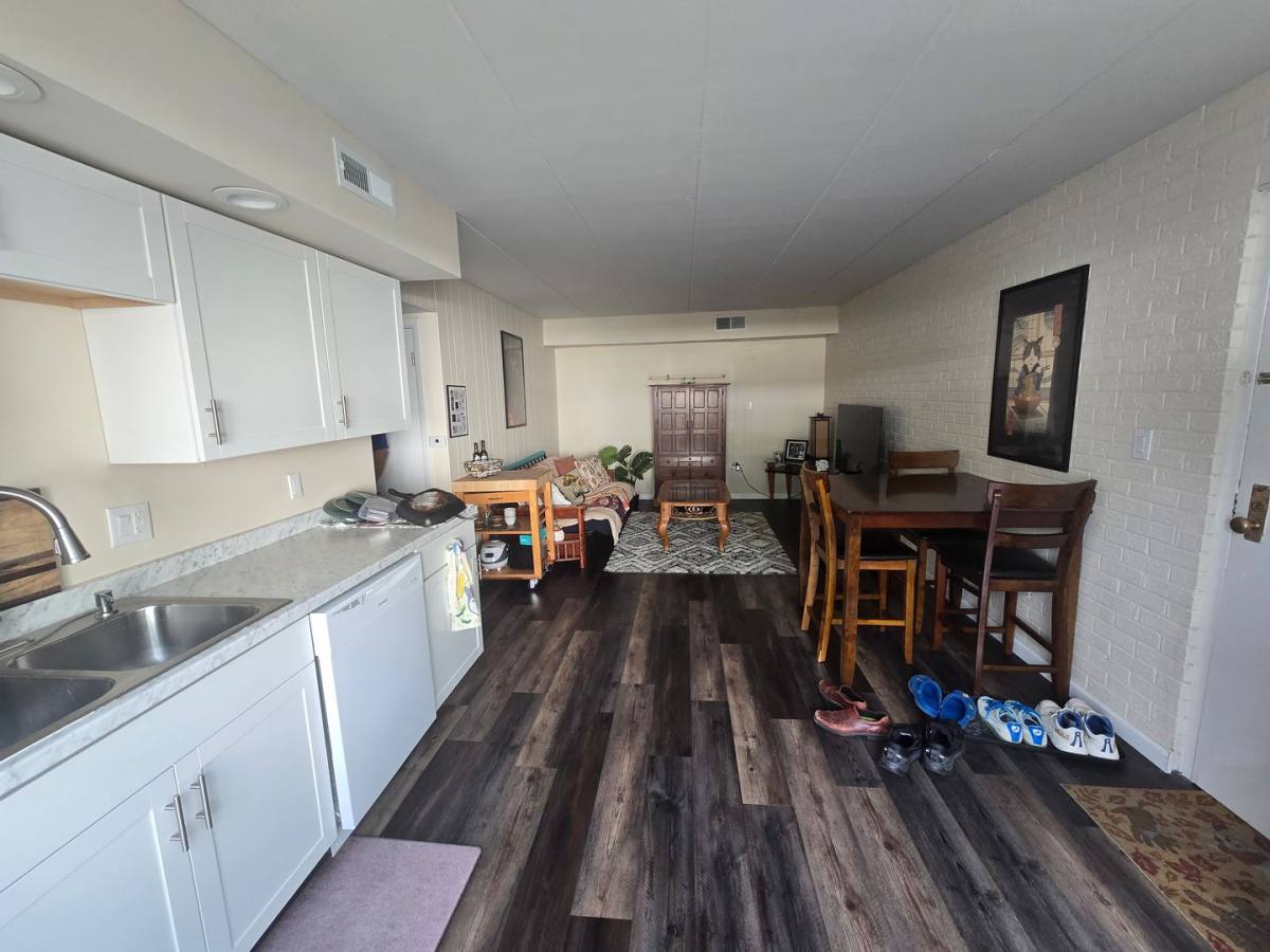 Apartment for rent at 409 W Elm St, Urbana, IL 61801