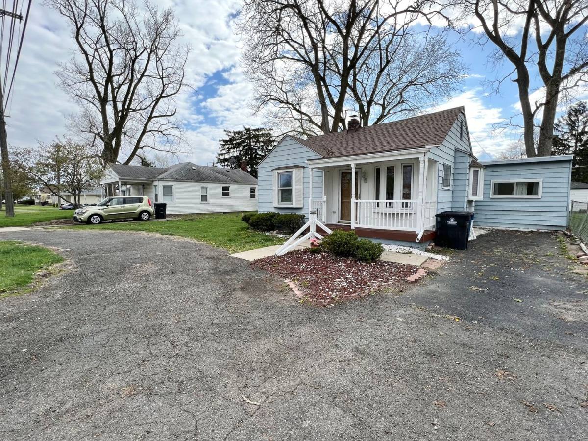 House for rent at 7531 N Inkster Rd, Westland, MI 48185