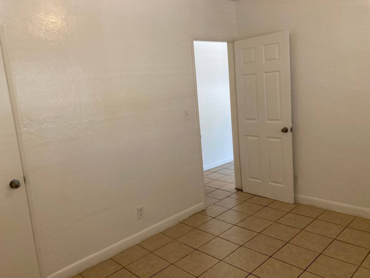 Apartment for rent at 107 SW 18th Ave, Fort Lauderdale, FL 33312