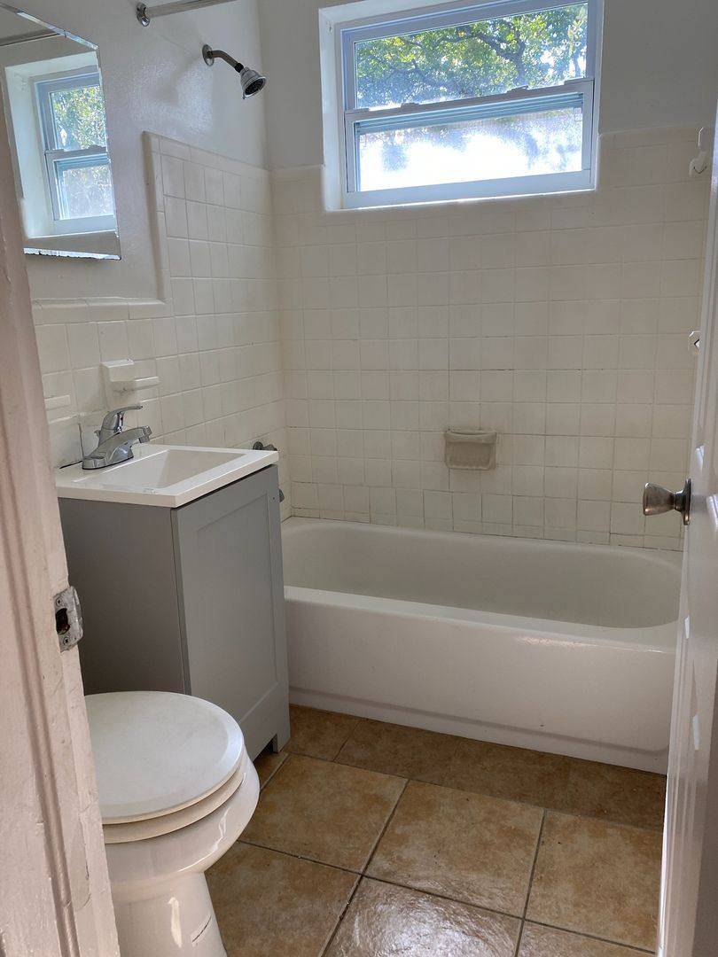 Apartment for rent at 107 SW 18th Ave, Fort Lauderdale, FL 33312