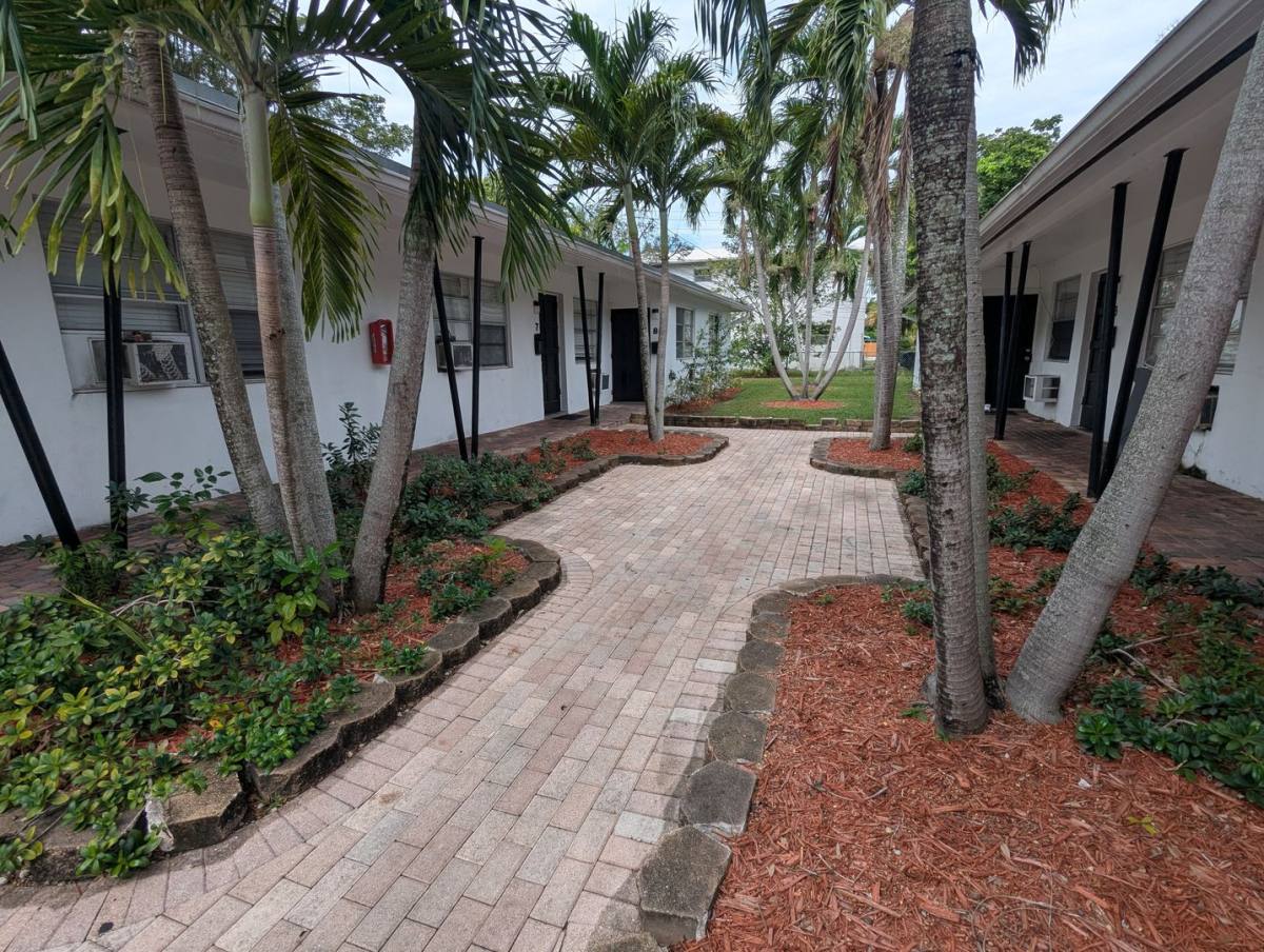 Apartment for rent at 107 SW 18th Ave, Fort Lauderdale, FL 33312