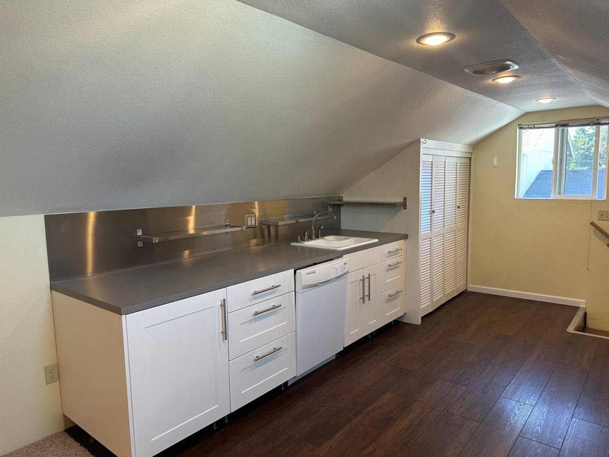 Apartment for rent at 1548 Lincoln St, Eugene, OR 97401
