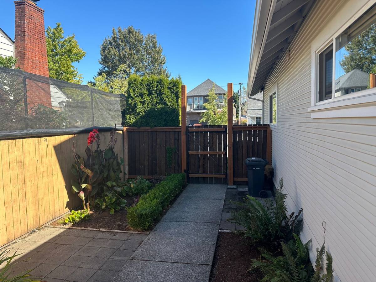 Apartment for rent at 1548 Lincoln St, Eugene, OR 97401