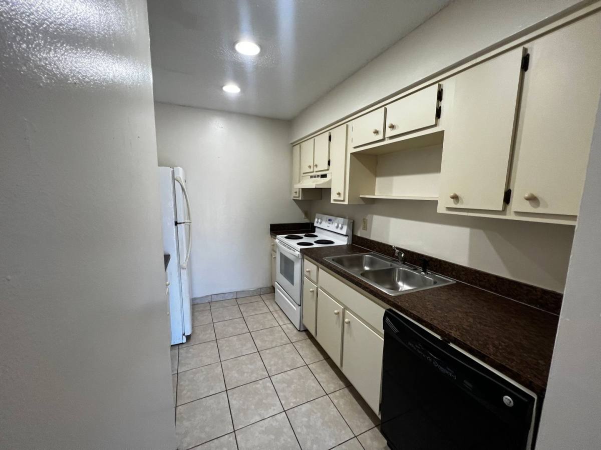 Apartment for rent at 610 SE 28th Place, Ocala, FL 34471