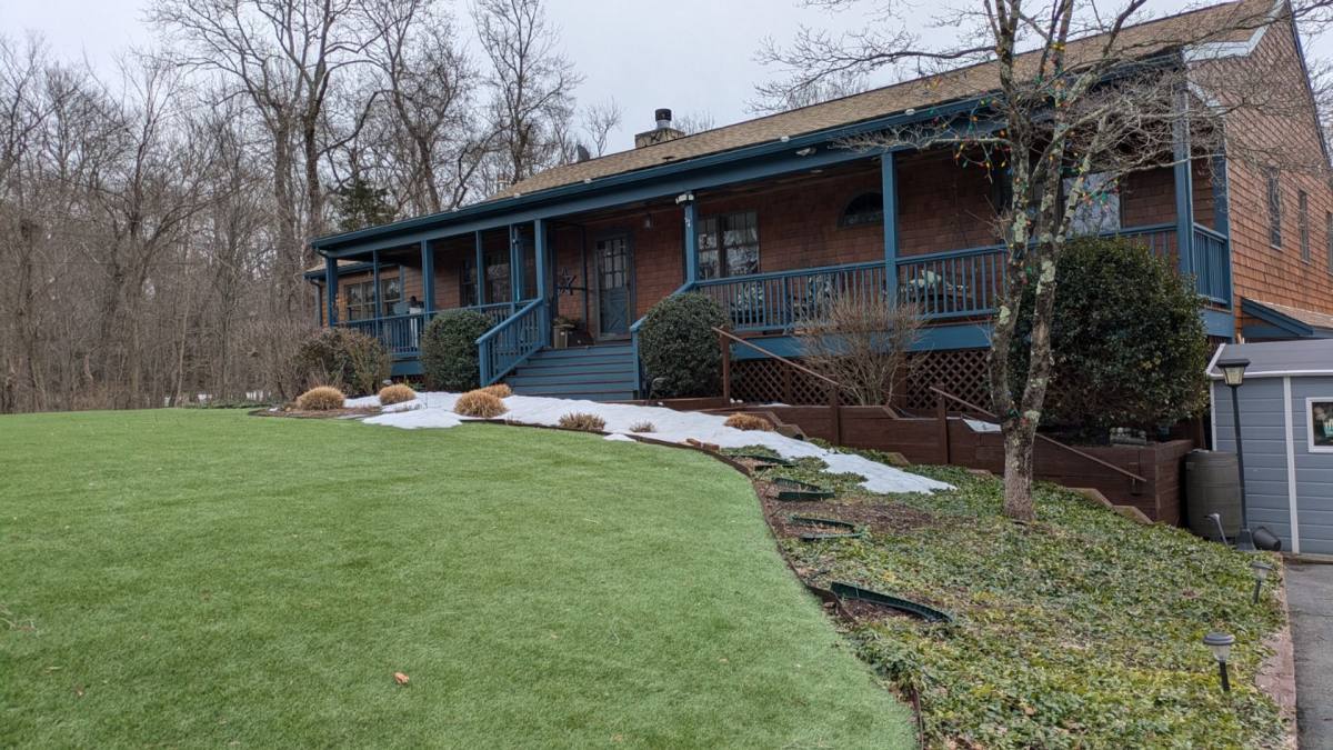Apartment for rent at 421 Oakhill Ave, Attleboro, MA 02703